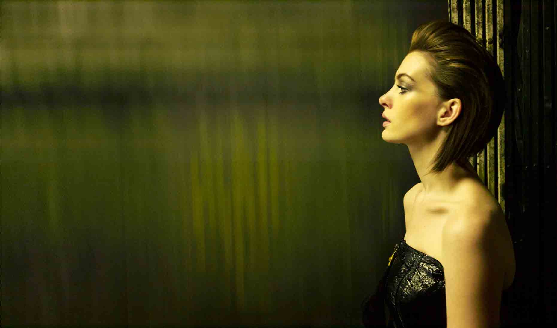 KurtIswarienko-AnneHathaway-Shot12053RTFw