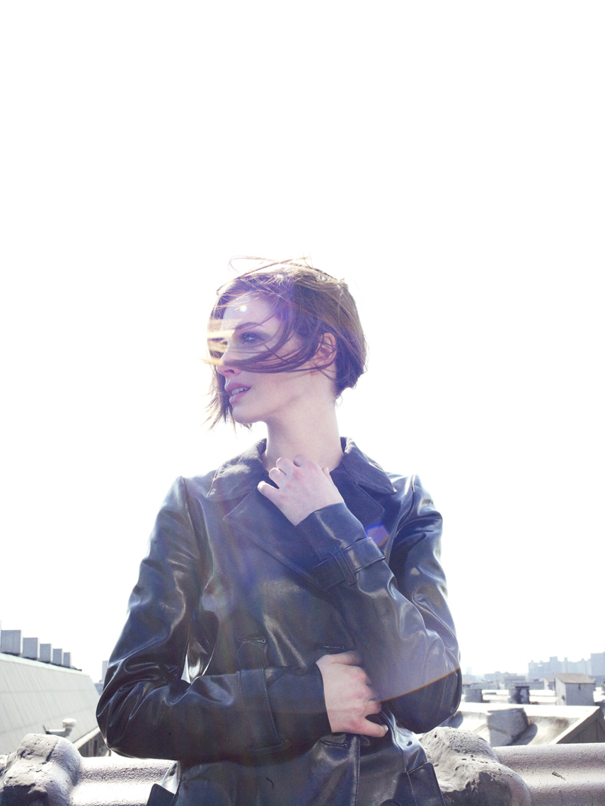 KurtIswarienko-AnneHathaway-Shot17039RTFw