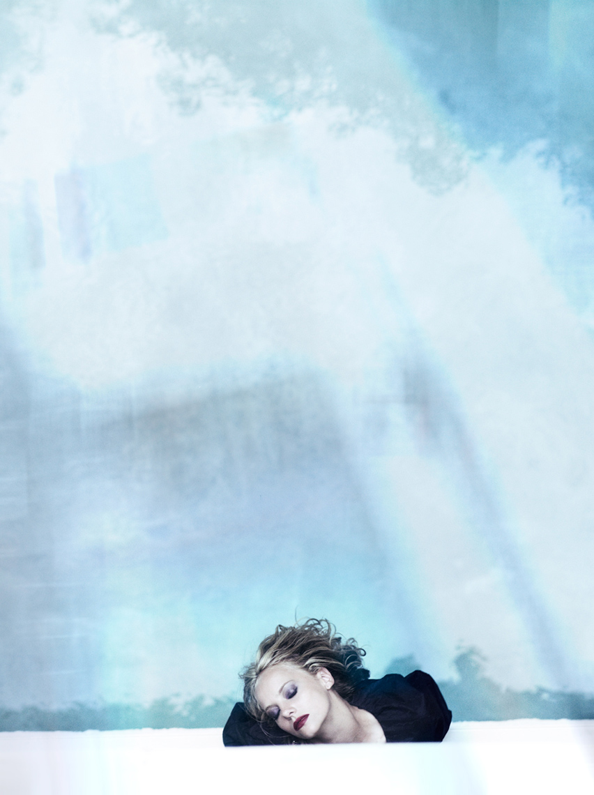 KurtIswarienko-BijouPhillips-Shot6062RTFDw