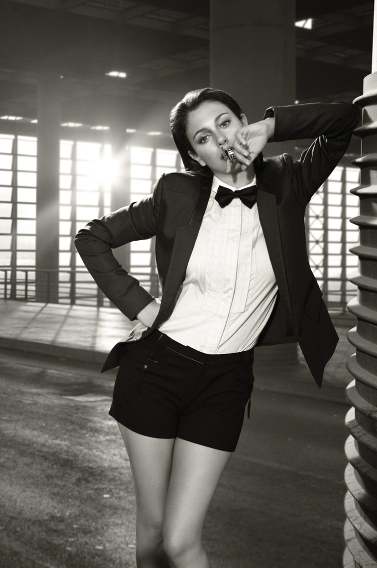 KurtIswarienko-BlancaSuarez-2498BS008066V3RTFDw