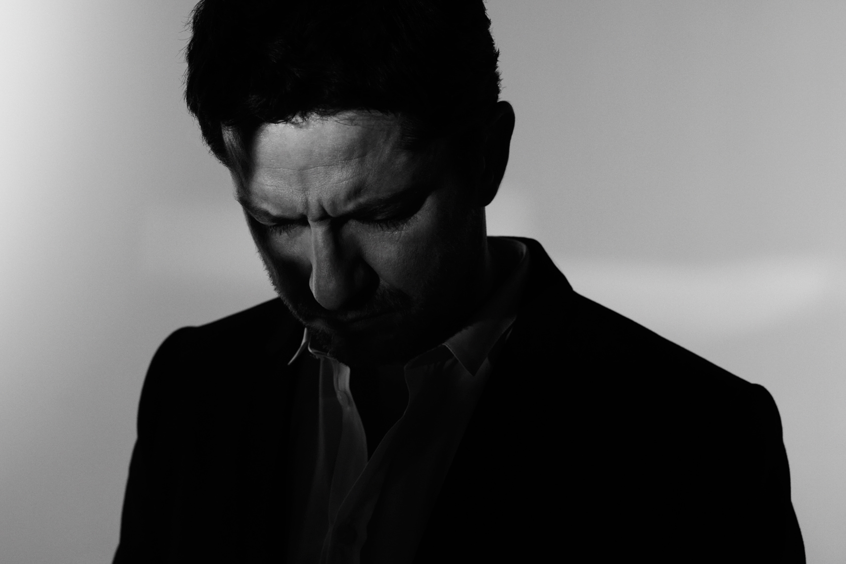 KurtIswarienko-GerardButler-Shot24337RTFclm