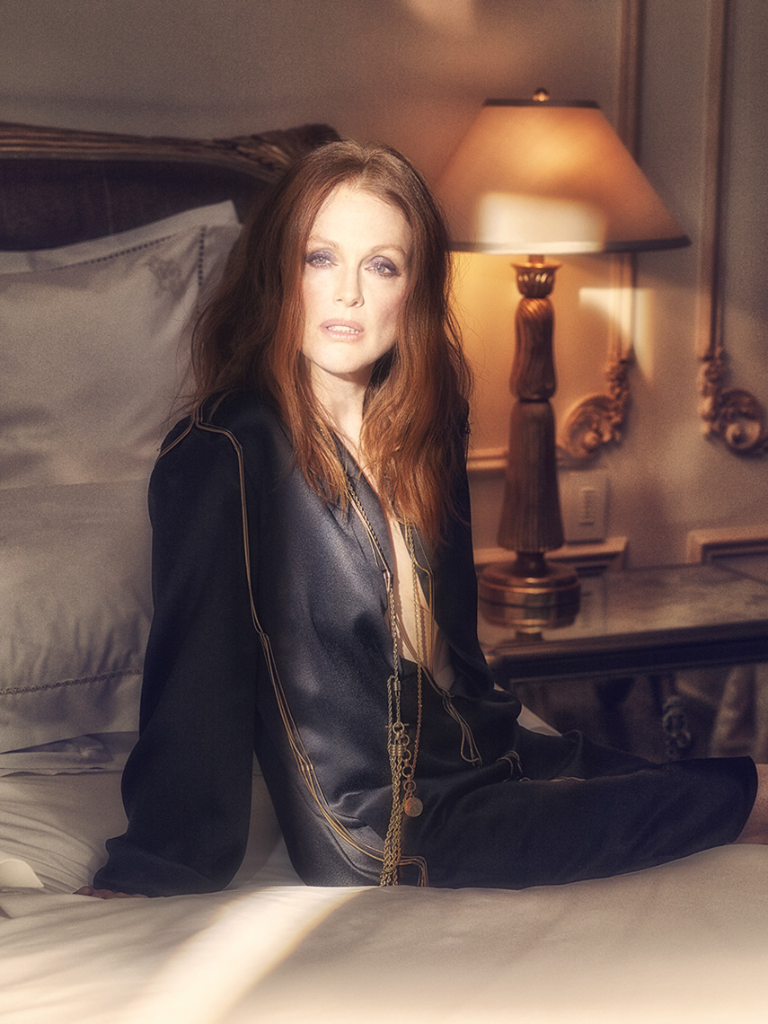 KurtIswarienko-JulianneMoore-D028RTFclmw