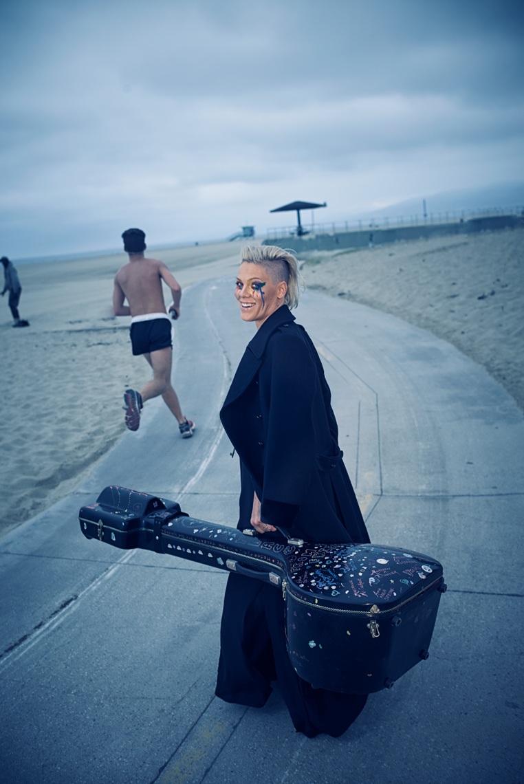 KurtIswarienko-Pink-Shot_01_134RTF