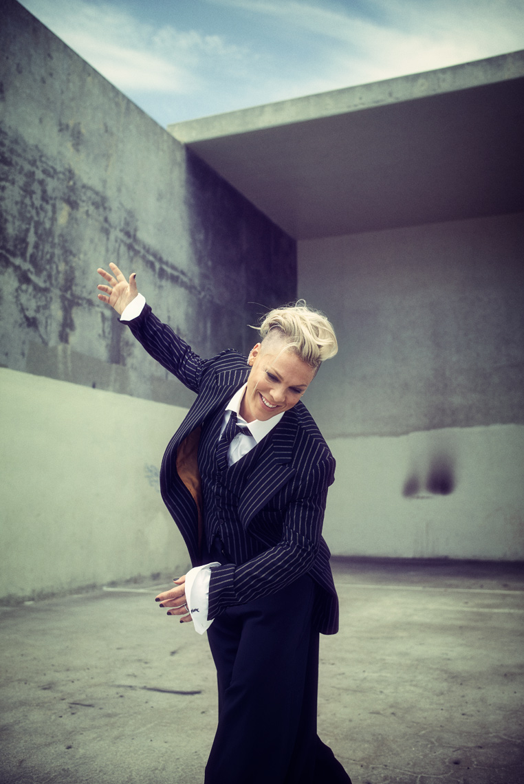 KurtIswarienko-Pink-Shot_03_216RTF