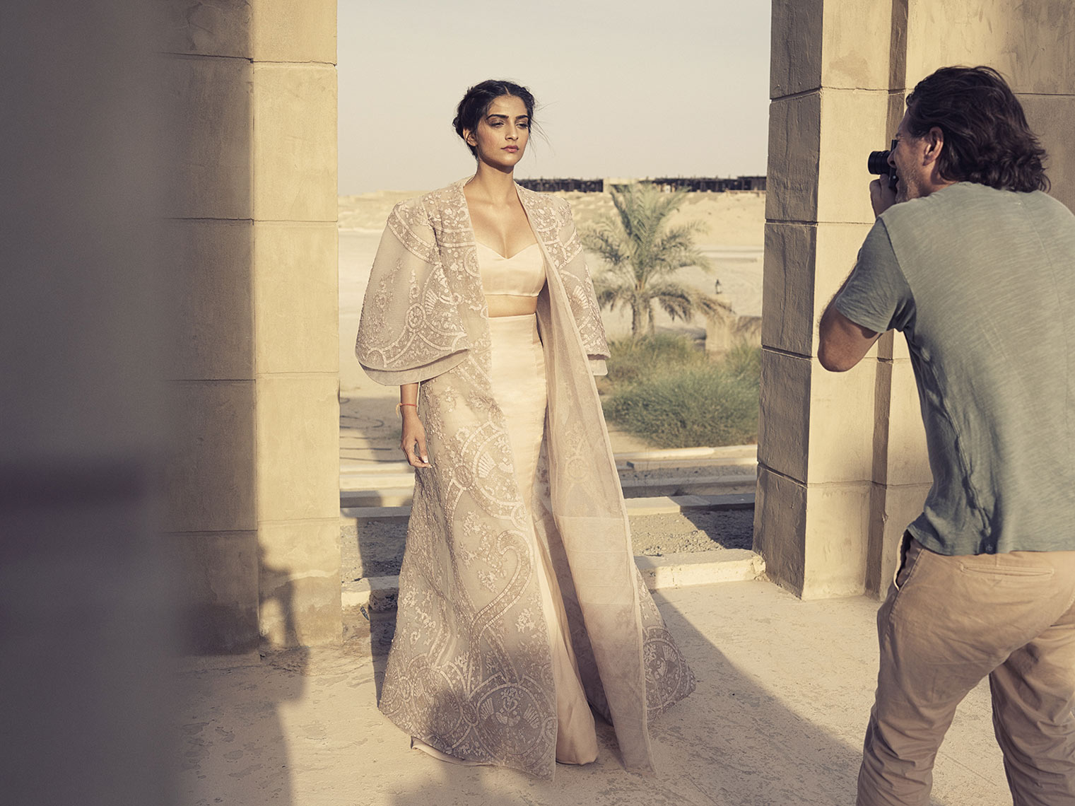 KurtIswarienko-Sonam-Kapoor-D_1136RTFw