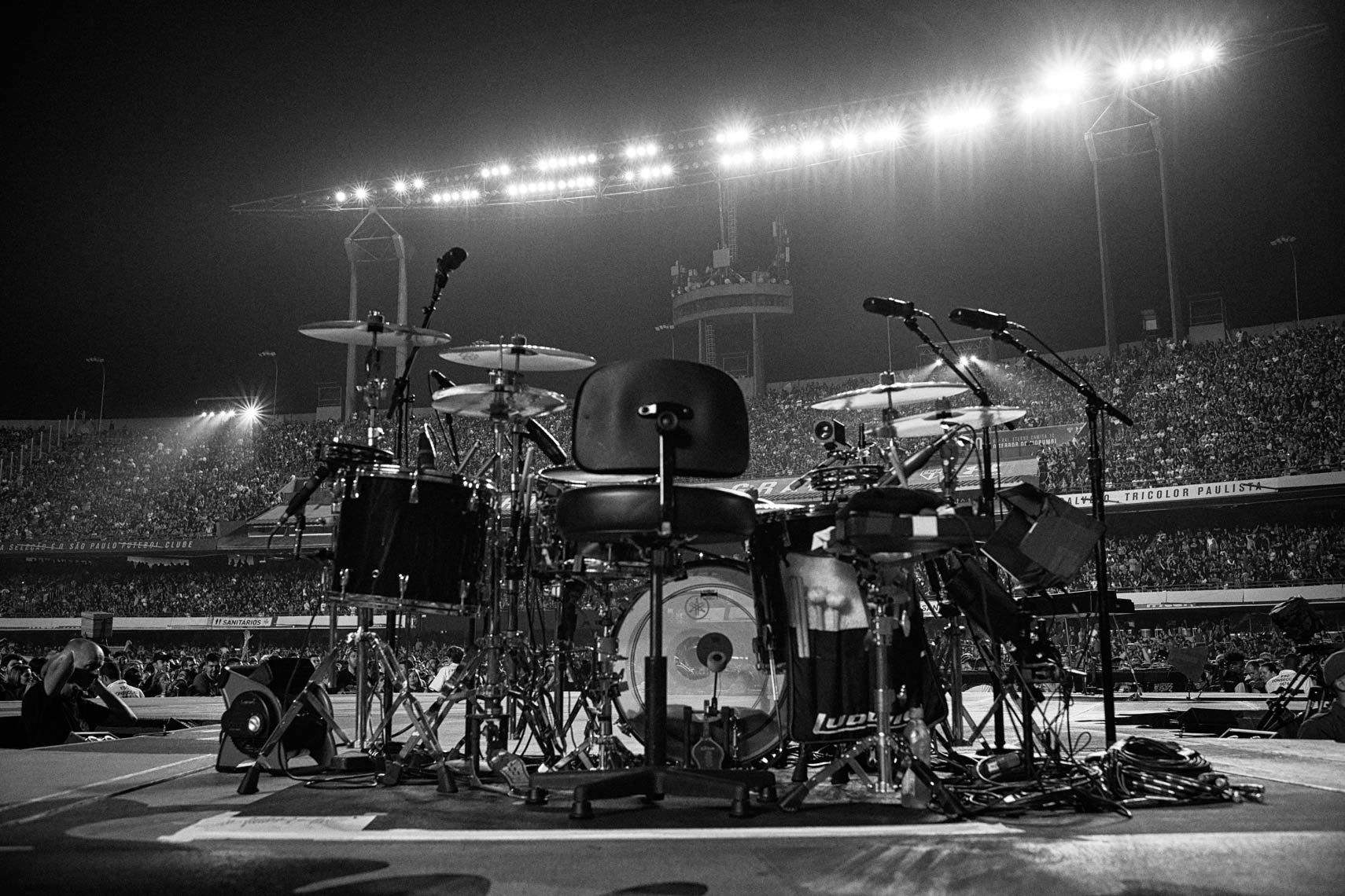 KurtIswarienko-U2-LMJDrumKit-Cards_Live_Performance_1177RTF